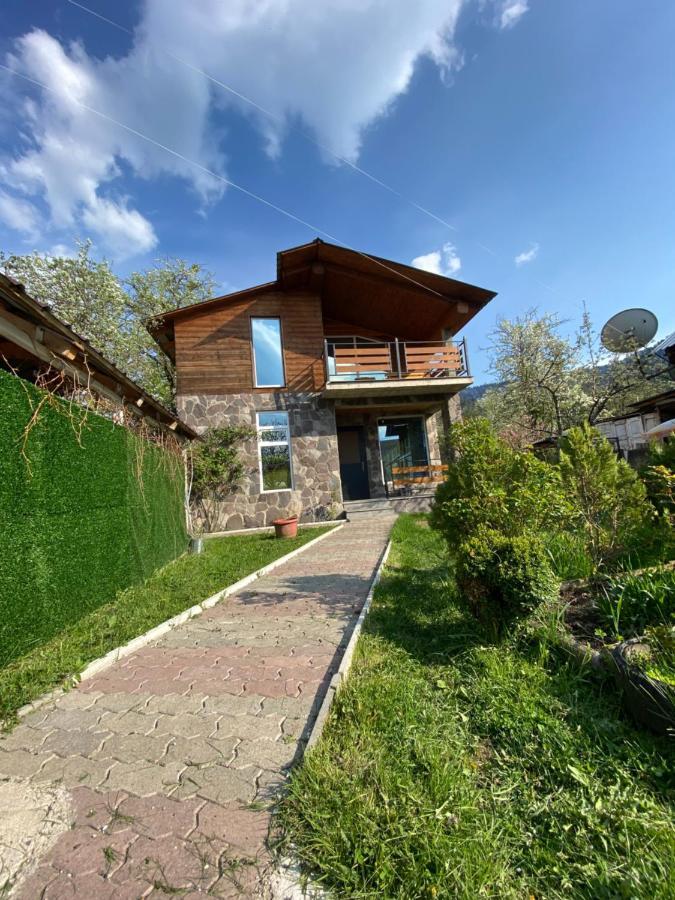 Buo'S Guest House Боржоми Экстерьер фото